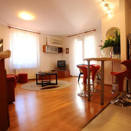 Noah Apartment Pula