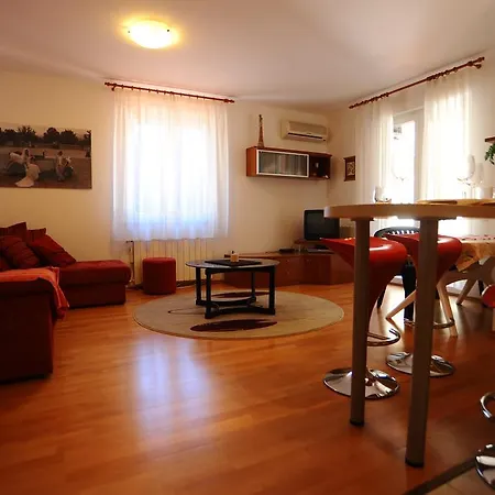 Noah Apartment